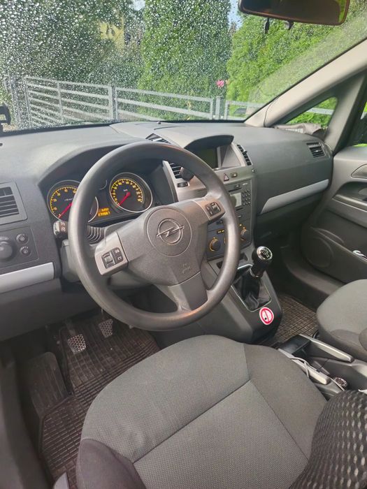 Opel Zafira Opel Zafira B 1.8 140KM benzyna, opłacony  i przegląd do 2027