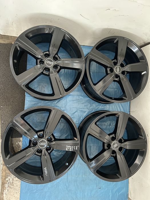 326 Felgi Aluminiowe Oryginał AUDI R 20 5x112 otwór 66 B Ładne Czarne