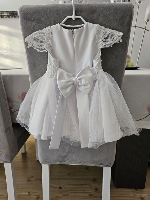 Sukienka do chrztu firmy VIKTORIA  roz 62.62