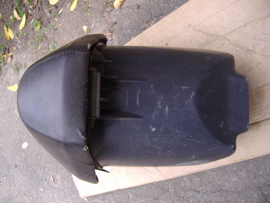 Сиденье + унитаз на скутер/мопед Honda Dio AF27 AF28 полик торпеда