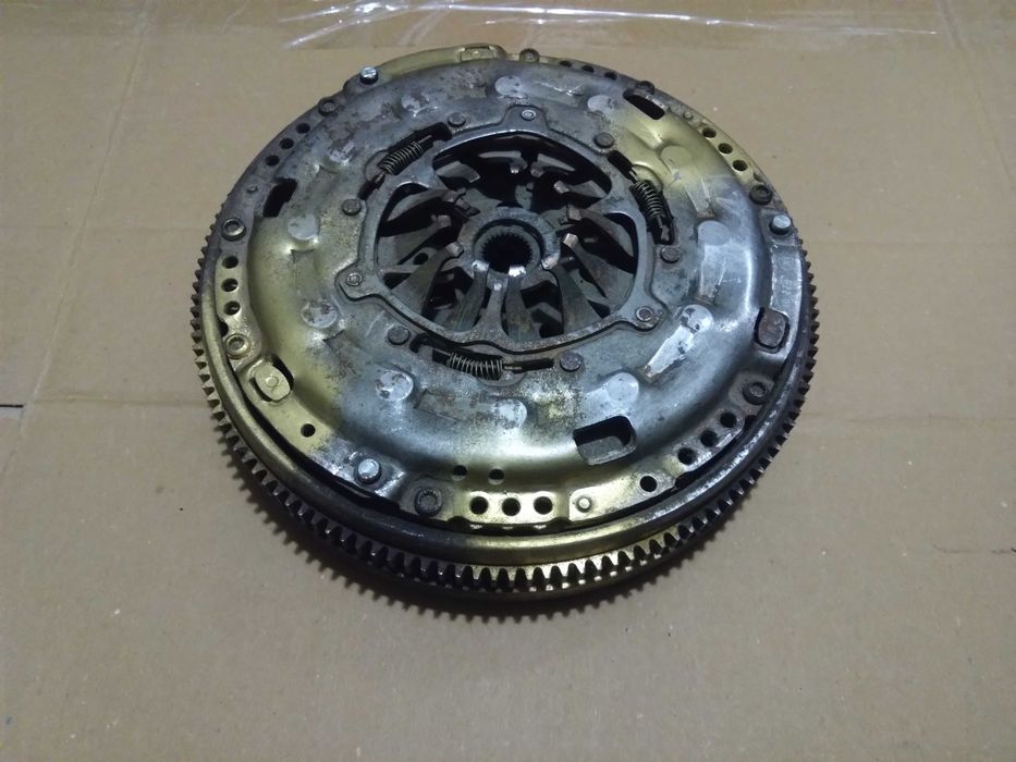 Демпфер маховик щеплення T5-Golf 5-Bora-Octavia-A3-Toledo-Golf 4 1.9