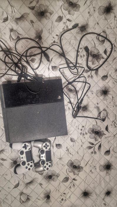 Ps4 desbloqueada com 2 comandos