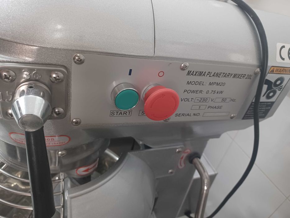 Batedeira planetária 20l nunca usada