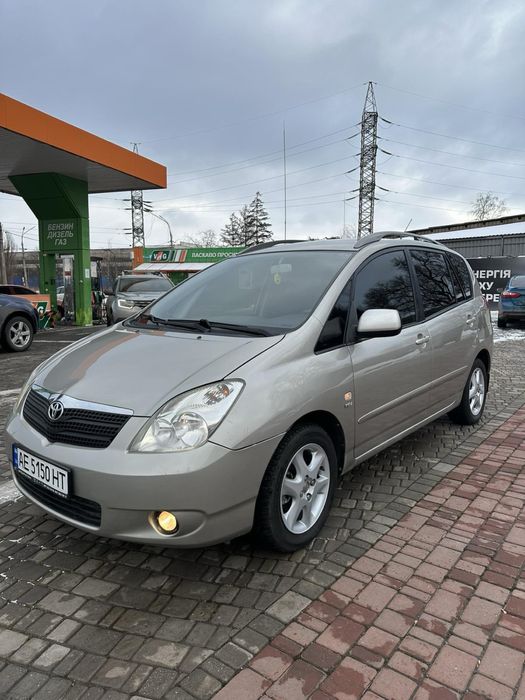 Продаю Toyota Corolla Verso