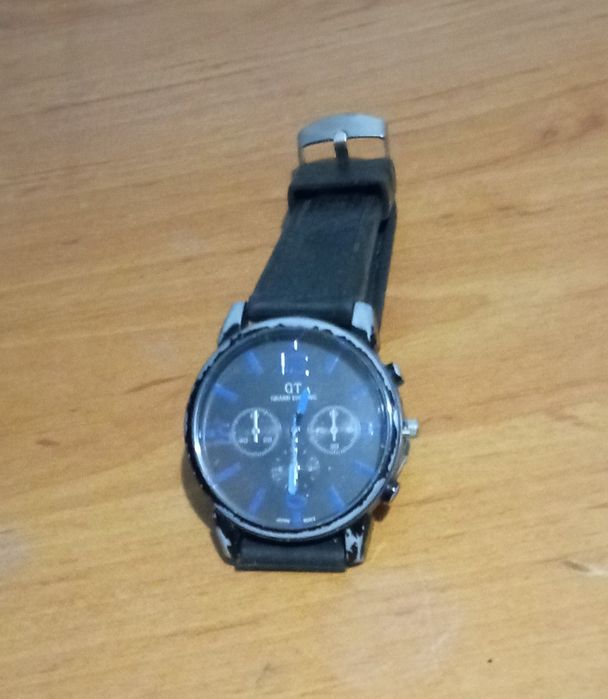 Продам часы наручные