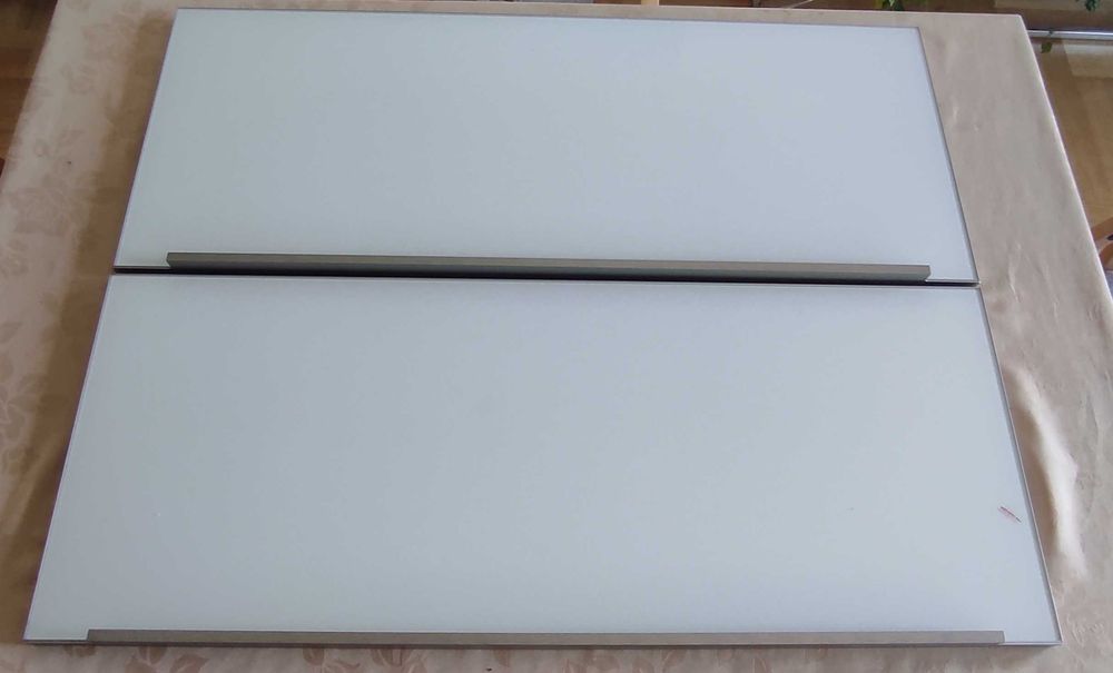 Fronty aluminiowe że szkłem lacobel 9010