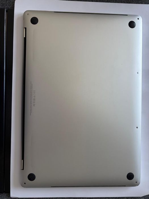 MacBook Pro Touch Bar 15” i7 500GB 2016 Prateado