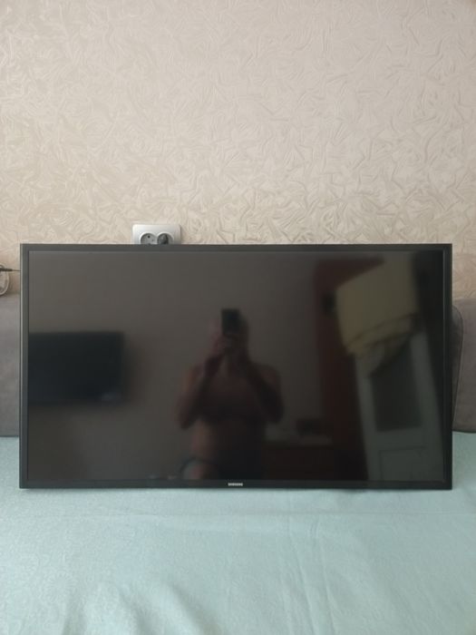 Продам LED телевізор Samsung 42"