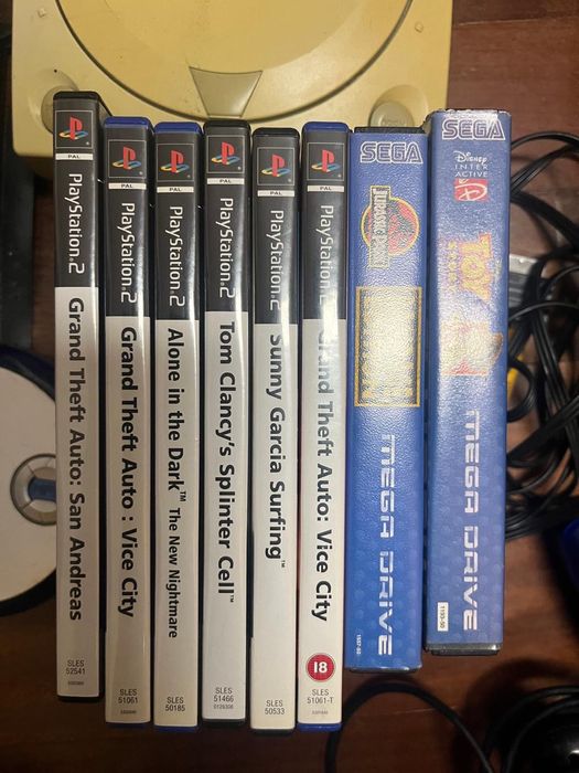 Dreamcast + PS2 + jogos + gravador + 2 comandos PlayStation (SÓ VENDO CONJUNTO)