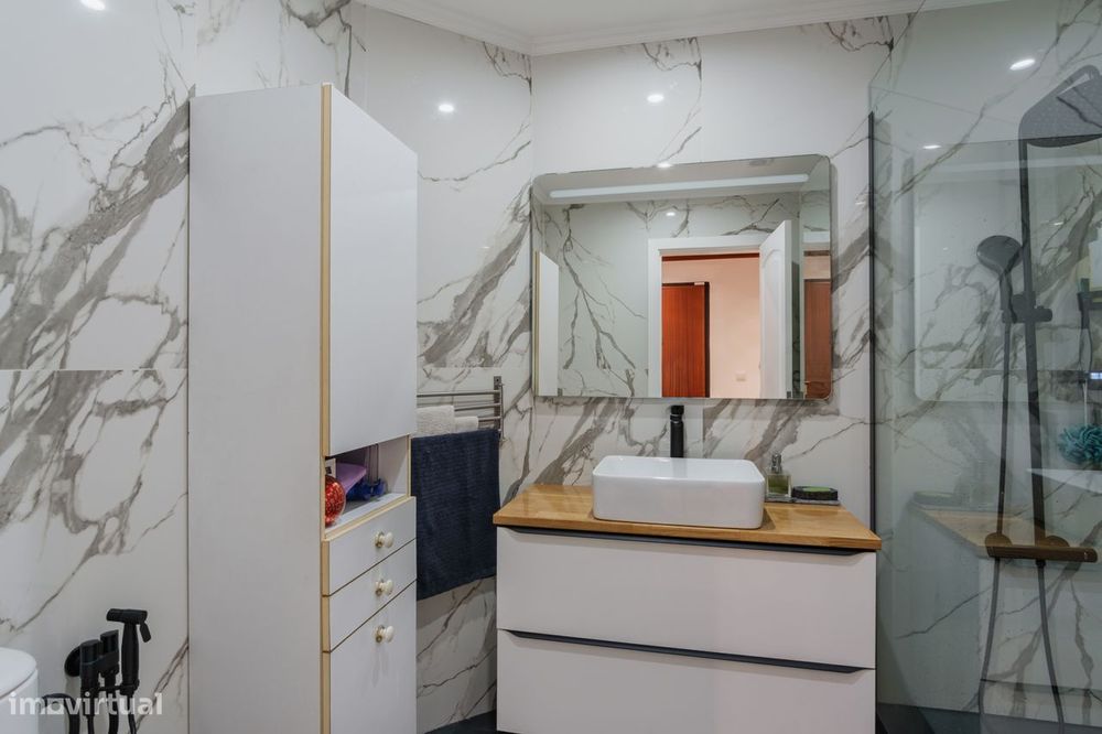 Apartamento T1 Remodelado em Massamá | Zona Central e com Elevador
