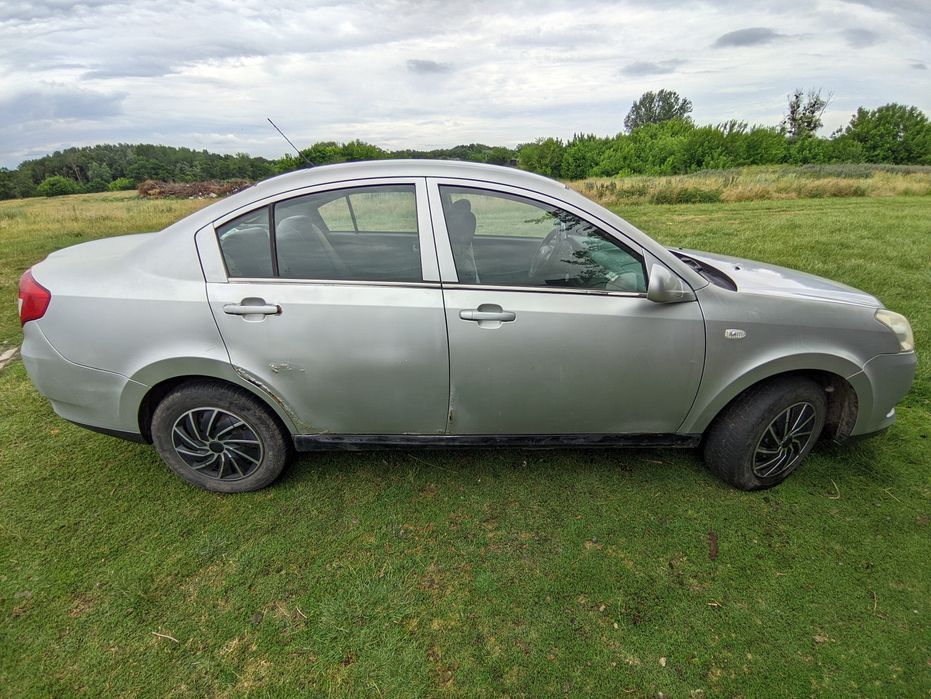 Продам автомобіль chery e5 стан на фото всі деталі по тел або відео