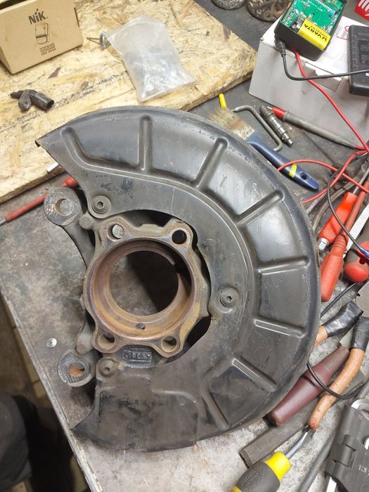 Поворотный кулак vw