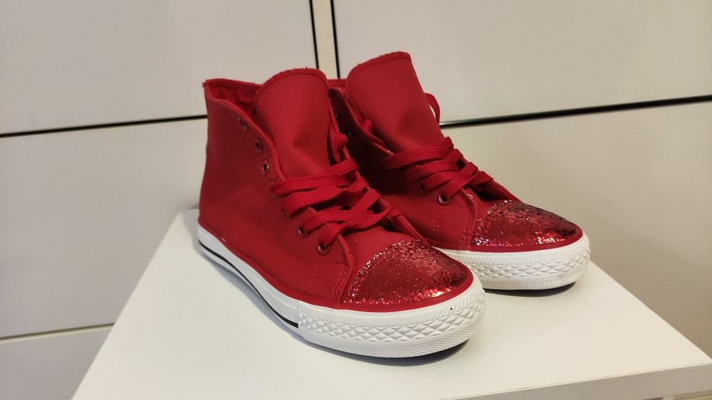 Trampki za kostkę damskie czerwone cekiny roz 38,37, 39 oraz 41