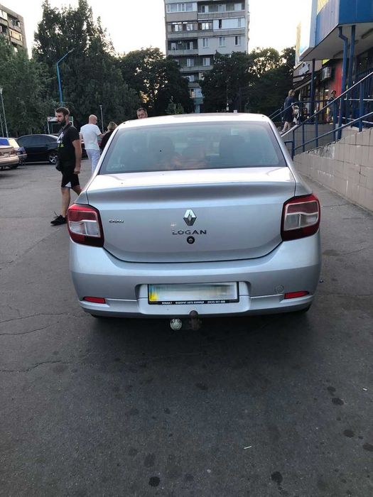 Авто в аренду под такси Логан Renault Logan