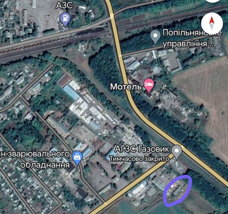 Продається земля з приміщенням. Можлива оренда.
