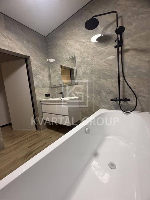 Будинок з ремонтом без меблів Дмитрівка ЦЕНТР