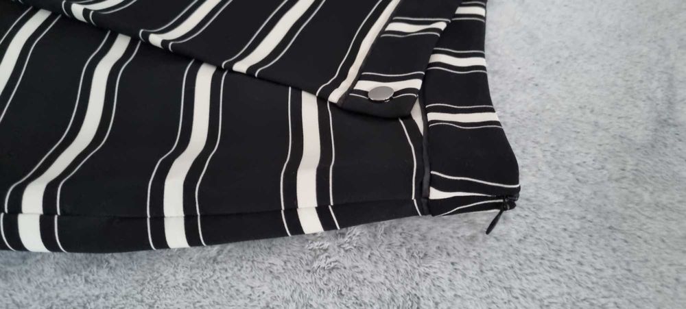 Spodnica midi w paski Parisian