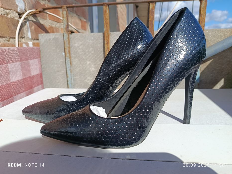 Черевики (туфлі) нові 40 розмір, 26 см устілка