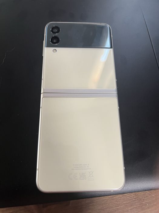 Samsung Galaxy Z Flip3 5G