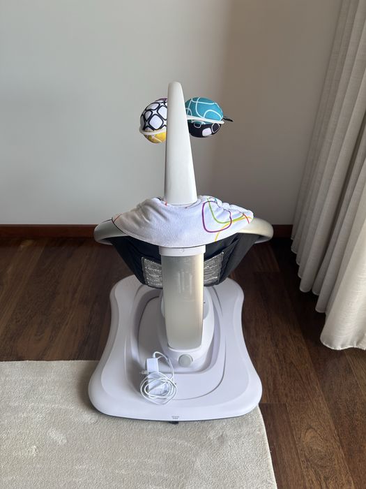 4moms mamaRoo 4.0 com redutor incluído em caixa