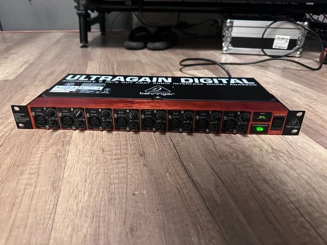 Behringer ADA8200 Ultragain
