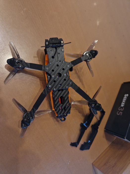 Dron seeker 35 DC 4-6s , elrs, pod dji