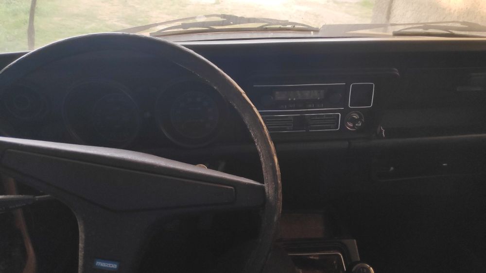 Mazda 818 deluxe clássico