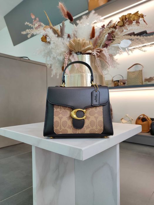 Сумка Coach Tabby Top Handle 20 in Signature Canvas Tan Black