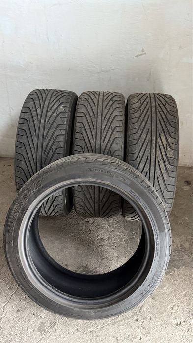 ЛІТНІ ШИНИ TRIANGLE 235 /45 R18 В наявності