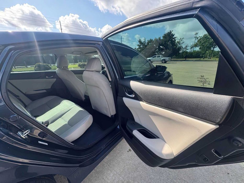 Honda Insight Hybrid      2019