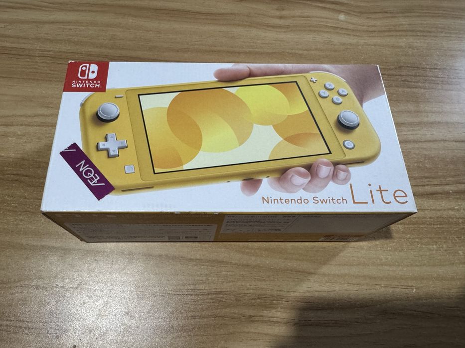 Nintendo Switch Lite — комплект