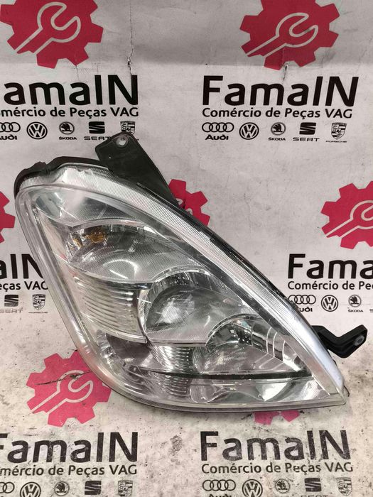 Ótica / Farol Direito IVECO DAILY IV Caixa 086631107R (OEM)