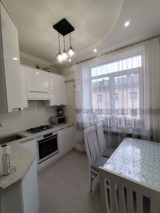 Оренда 2 кімн квартири , вул Театральна