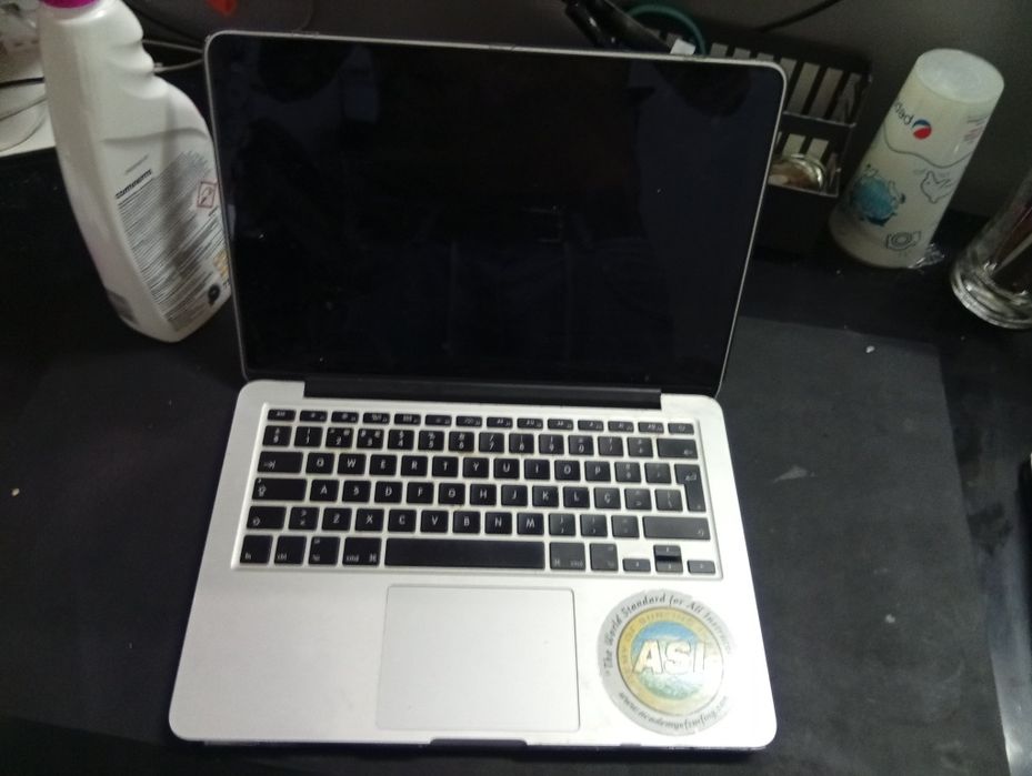 Macbook pro ecrã partido