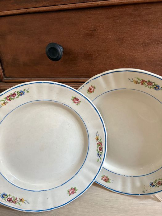 2 pratos antigos de Sacavém