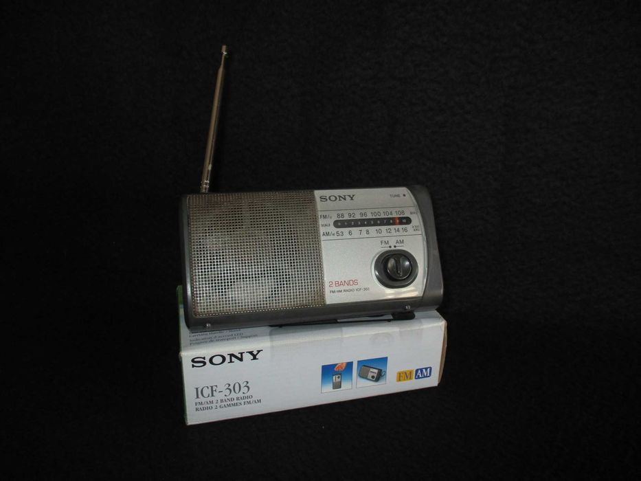 Rádio Portátil Sony ICF‑303 FM/AM Completo com Caixa e Manual