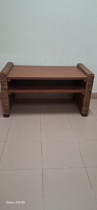 Mesa Centro ou TV / Wooden and straw coffee table