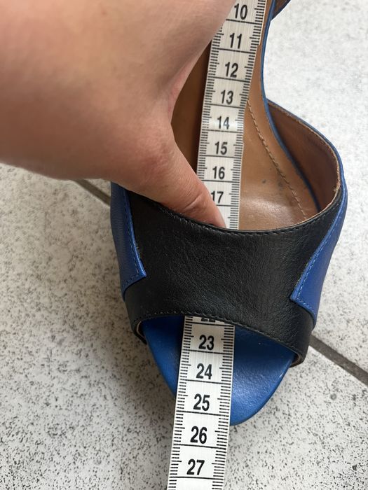 Chabrowe czarne skórzane buty Kazar 39 open toe