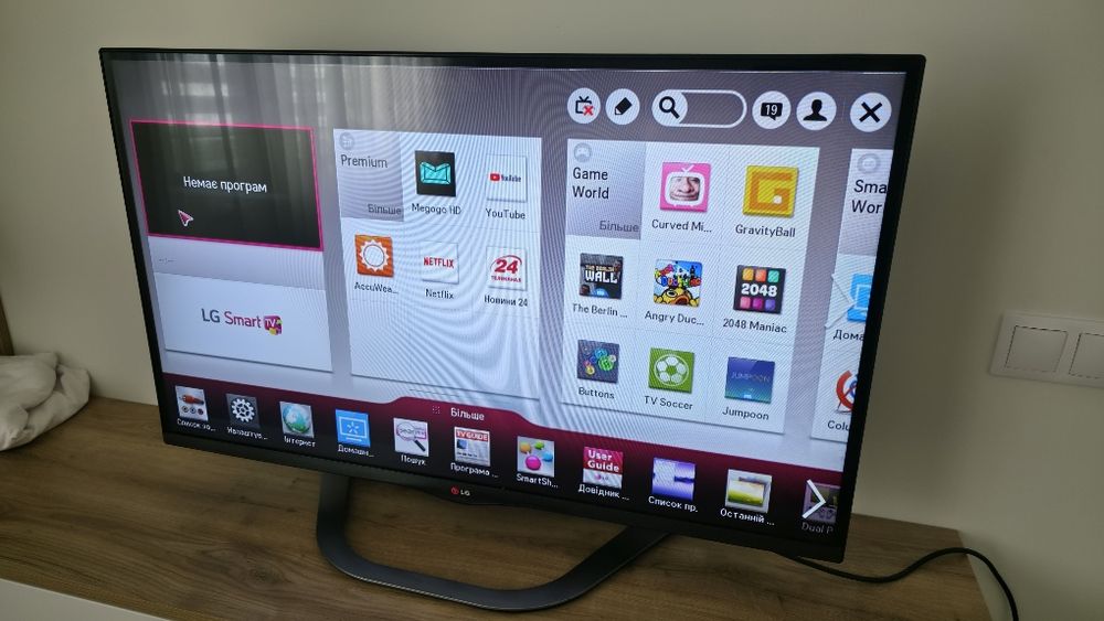 Телевізор LG 42LA660S