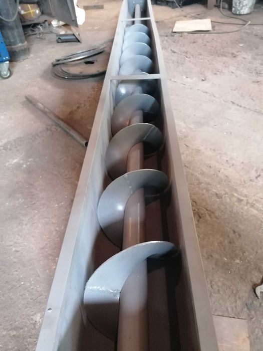 Шнековий навантажувач (погрузчик) зерна