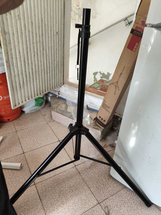 Altifalante ativo PROEL V15PLUS  + Suporte Proel FRE180BKV2