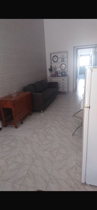 Casa com quintal em Pias