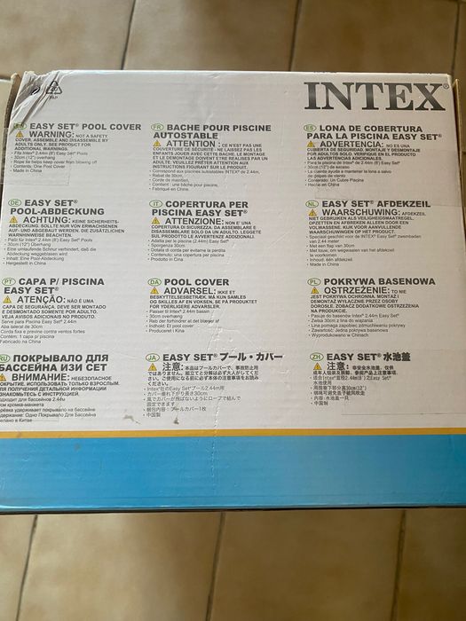 Piscina insuflável+ cobertura