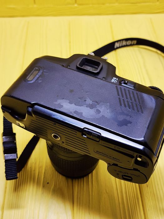 Плёночный Nikon F601 с объективом Nikon AF 35-80 мм 1:4- 5.6D