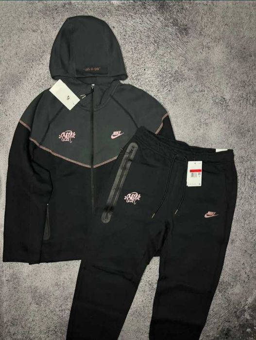 Garnitury Nike Tech  fleece