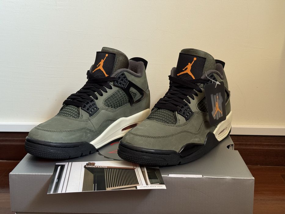 Air Jordan 4 Retro x Undefeated - Tamanho 40.5