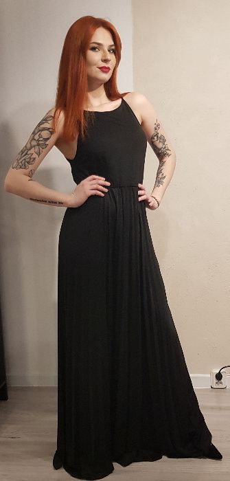 Nowa czarna sukienka wieczorowa maxi w rozmiarze S.
