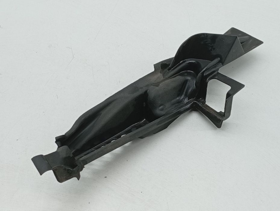 Acabamento de Caixa de Filtro de Arr - BMW 6 (E63) | 03 - 10
