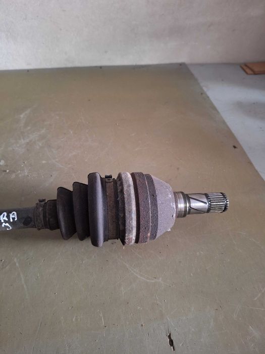 Półoś lewa 1.4 T Opel Astra J