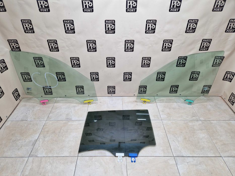 Стекло двери передней Jeep Grand Cherokee 2021 - 2025